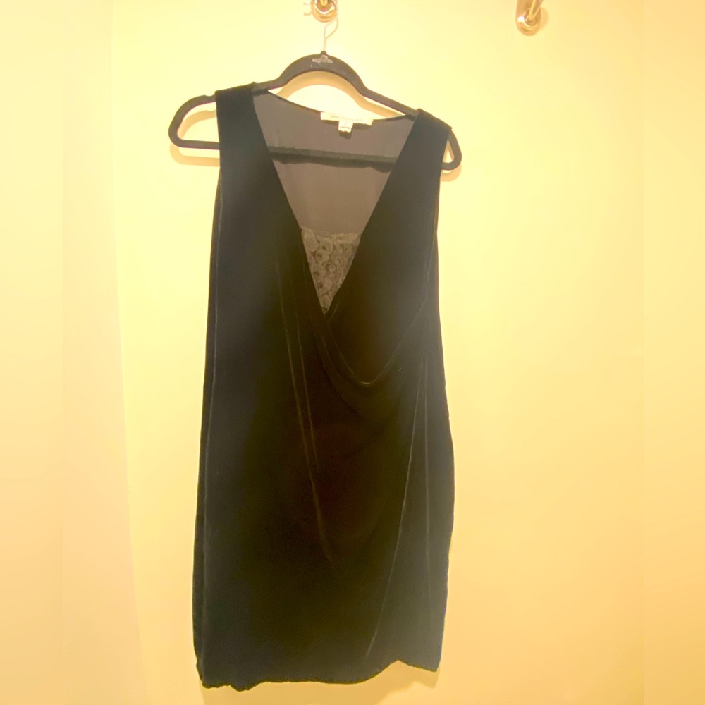 Velvet black sleeveless shift dress. DVF